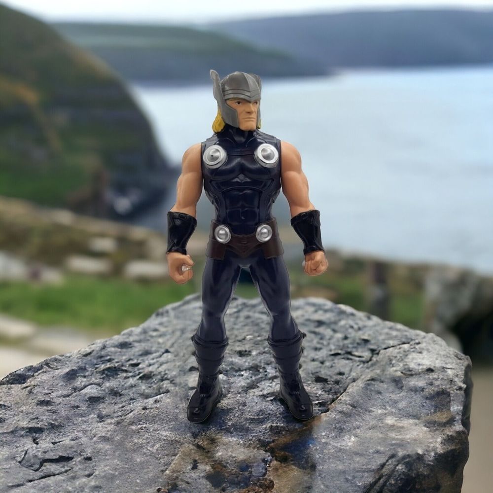 Marvel Avengers Thor 9" Action Figure Hasbro 2019